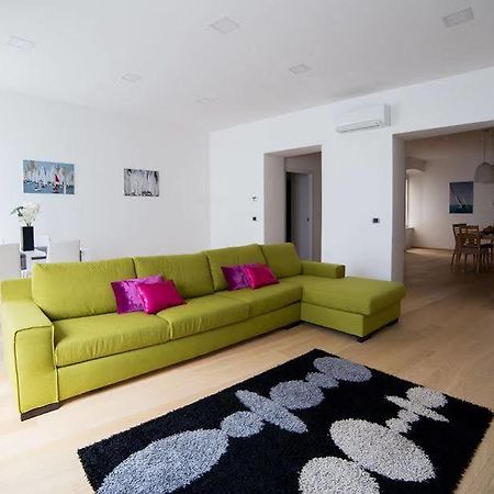 Residence Sara ตรีเอสเต ภายนอก รูปภาพ
