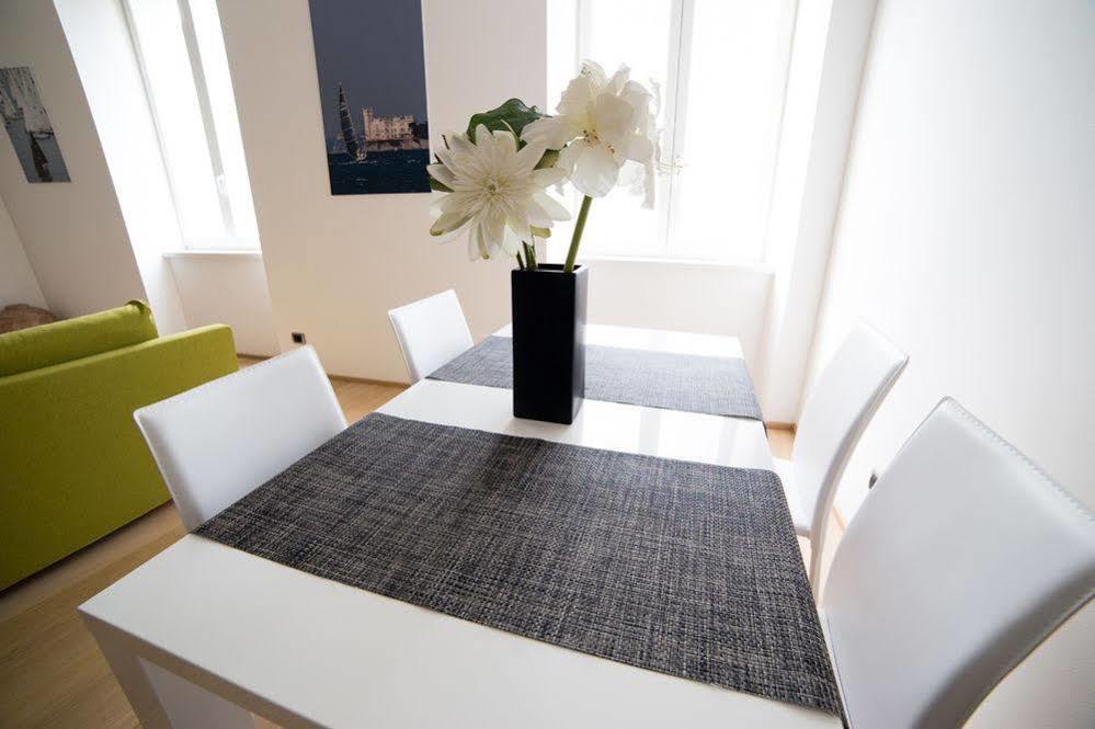 Residence Sara ตรีเอสเต ภายนอก รูปภาพ