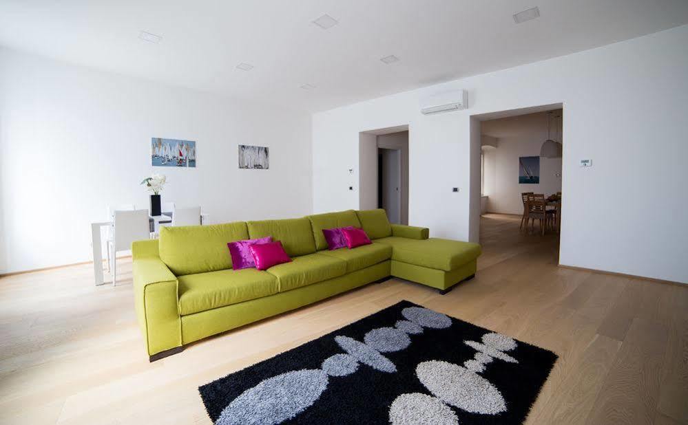 Residence Sara ตรีเอสเต ภายนอก รูปภาพ